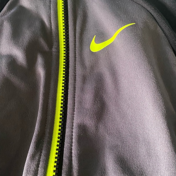 Nike Black and Yellow Athletic Jacket Full-Zip Performance - Picture 6 of 6